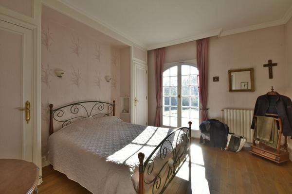 Exclusivité ERA ACCES IMMOBILIER : Maison spacieuse 7 pièces à Jouars-Pontchartrain