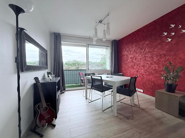 Appartement Fontenay Le Fleury 5 pièce(s) 93.88 m2