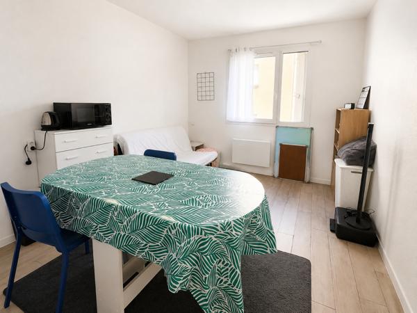 Appartement studio avec locataire en place, à vendre à Brest - Quartier Croix Rouge - Europe , Brest