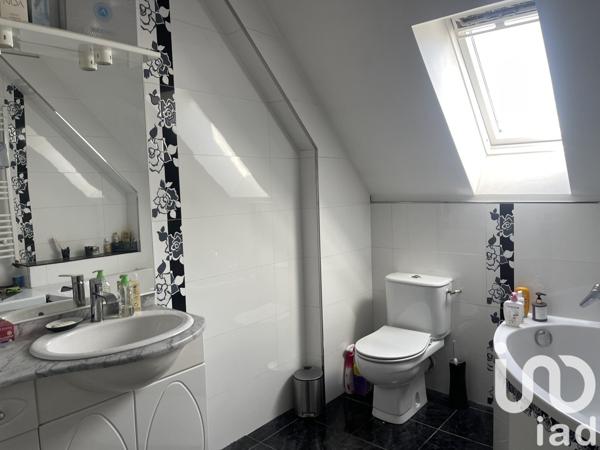 Maison traditionnelle 6 pièces de 150 m² à La Norville (91290)