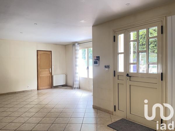 Maison traditionnelle 6 pièces de 150 m² à La Norville (91290)