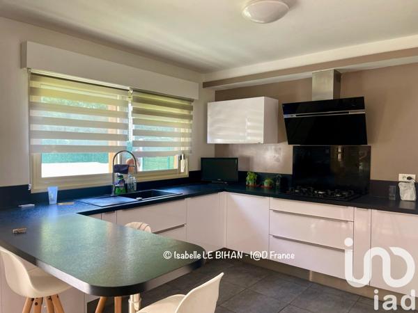 Maison traditionnelle 6 pièces de 150 m² à La Norville (91290)