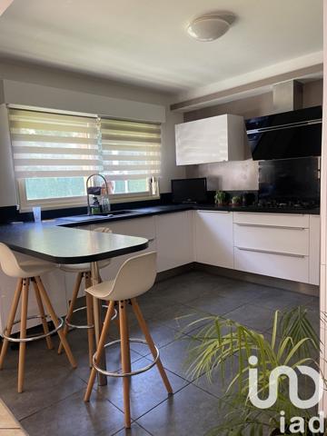 Maison traditionnelle 6 pièces de 150 m² à La Norville (91290)