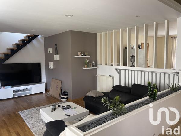 Maison traditionnelle 6 pièces de 150 m² à La Norville (91290)