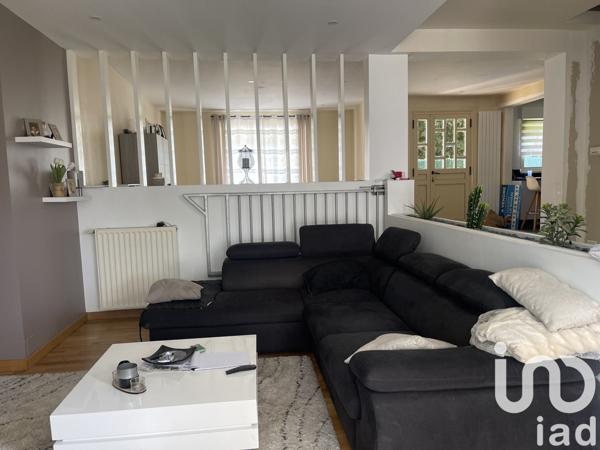 Maison traditionnelle 6 pièces de 150 m² à La Norville (91290)