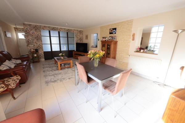 Maison atypique de 143 m² habitables et 160 m² au sol, proche de toutes commodités