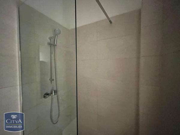 Appartement à louer 3 pièces 55.34m² Nîmes (30000)