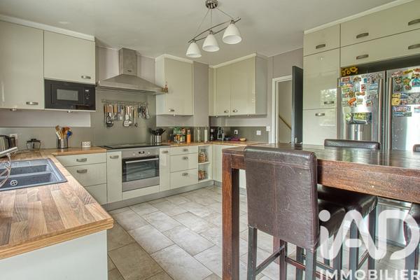 Maison à vendre 9 pièces 218 m² Verneuil-sur-Seine