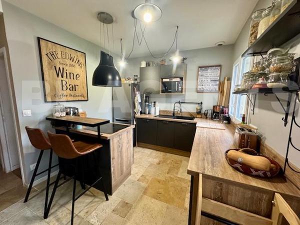 Maison totalement rénovée à Saint Symphorien le Château ! 