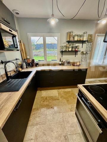 Maison totalement rénovée à Saint Symphorien le Château ! 