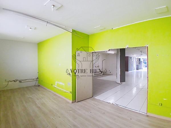 Local commercial + T3 - T4 avec TERRASSE