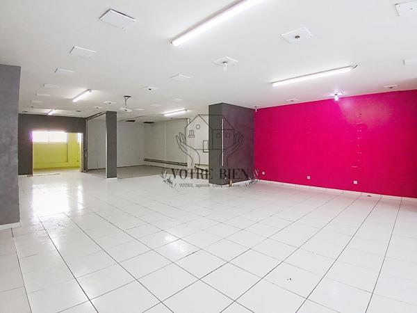 Local commercial + T3 - T4 avec TERRASSE