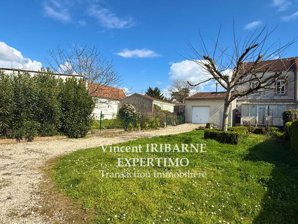 Saintes (17100) Maison De Ville, Garage et Jardin