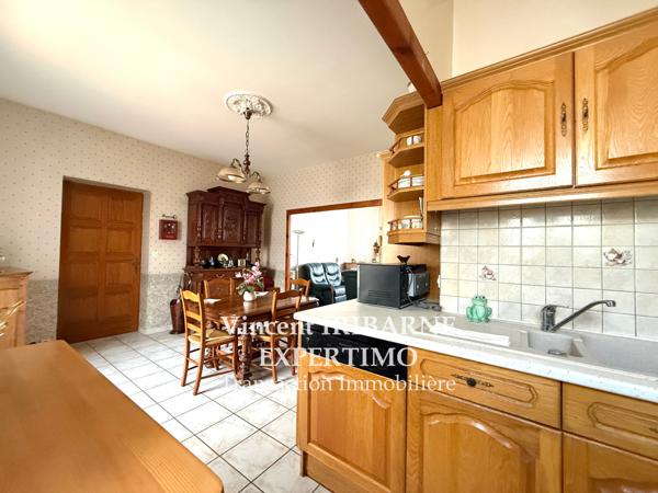 Saintes (17100) Maison De Ville, Garage et Jardin