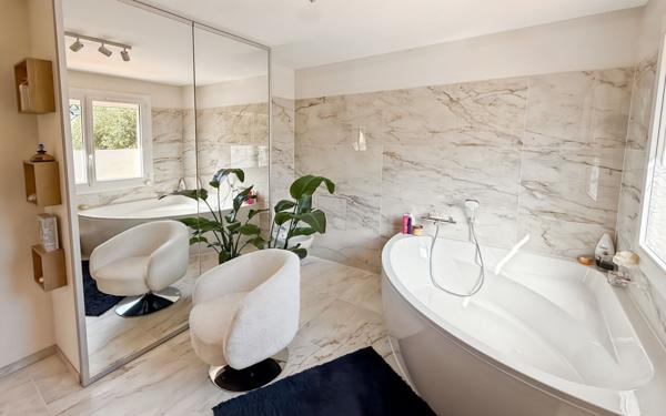 Maison à vendre    4 pièces •  Le Passage