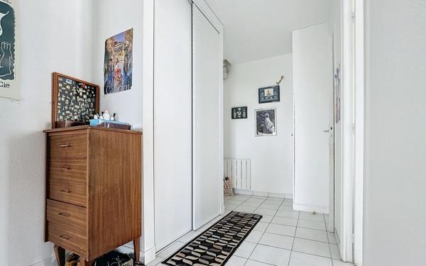 Immeuble à vendre    2 pièces • 1 040 m2 Franconville