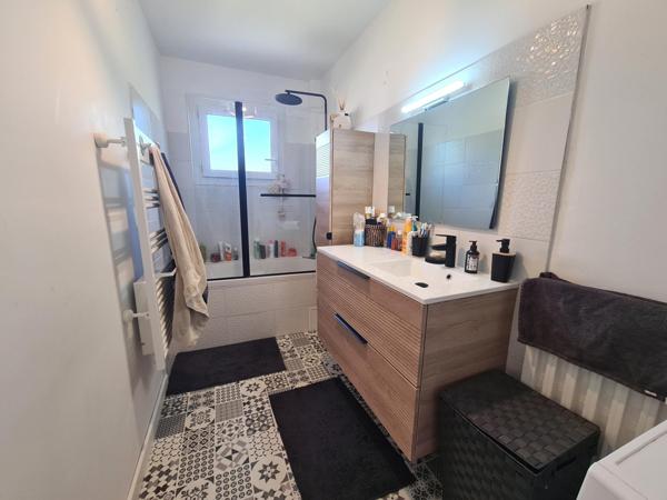 HYERES - Appartement T4 lumineux avec terrasse et vue dégagée