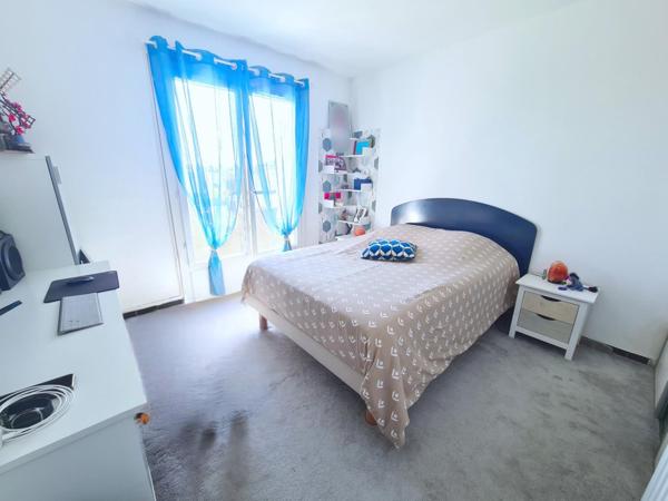 HYERES - Appartement T4 lumineux avec terrasse et vue dégagée