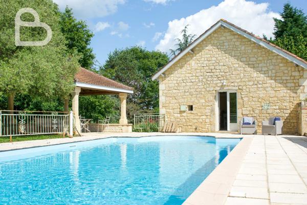 Frayssinet-le-Gélat (46250) Maison de campagne avec piscine, gîte et grange sur 5 ha