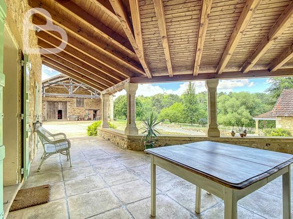 Frayssinet-le-Gélat (46250) Maison de campagne avec piscine, gîte et grange sur 5 ha