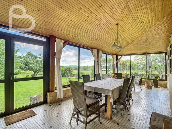 Frayssinet-le-Gélat (46250) Maison de campagne avec piscine, gîte et grange sur 5 ha