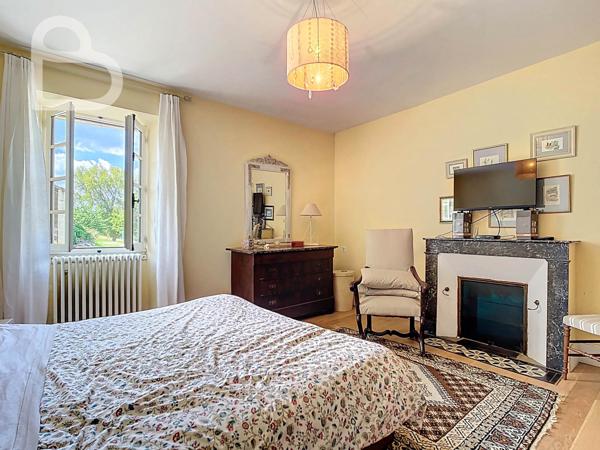 Frayssinet-le-Gélat (46250) Maison de campagne avec piscine, gîte et grange sur 5 ha