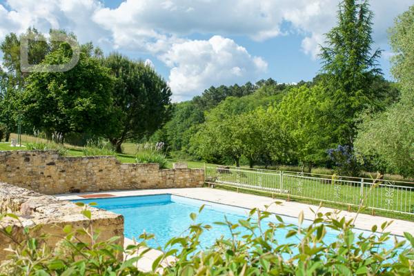 Frayssinet-le-Gélat (46250) Maison de campagne avec piscine, gîte et grange sur 5 ha