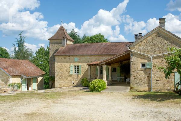 Frayssinet-le-Gélat (46250) Maison de campagne avec piscine, gîte et grange sur 5 ha