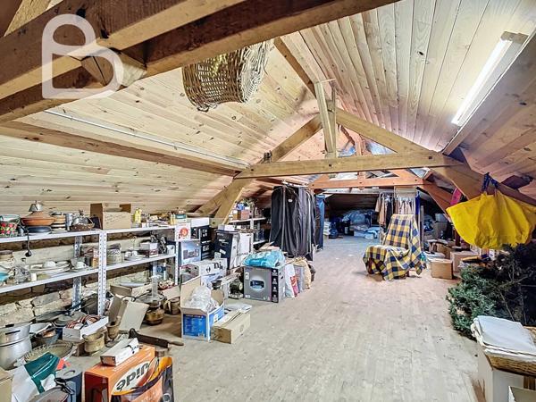 Frayssinet-le-Gélat (46250) Maison de campagne avec piscine, gîte et grange sur 5 ha