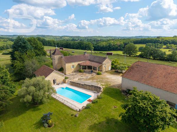 Frayssinet-le-Gélat (46250) Maison de campagne avec piscine, gîte et grange sur 5 ha