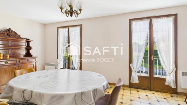 Pavillon dans quartier résidentiel