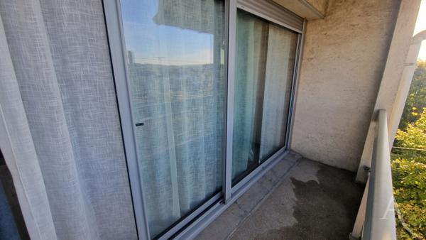 Appartement Mantes La Jolie T1 de 24.35 m² avec balcon et cave