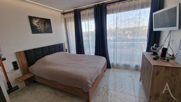 Appartement Mantes La Jolie T1 de 24.35 m² avec balcon et cave