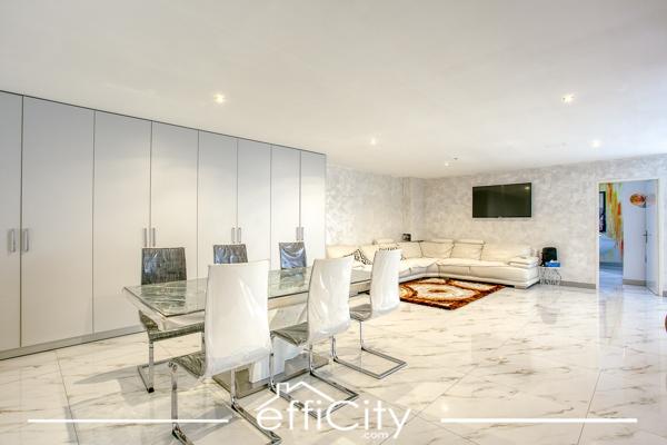 Maison
         6 pièces
        - 238 m² 365 000 € *