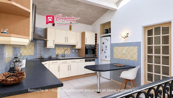 Maison Frejus 4 pièce(s) 110 m2 + double GARAGE - salon / cuisine, 3 chambres, 2 WC, salle d'eau