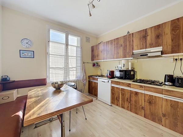 NANTES CHANTENAY Maison 5 pièces à à fort potentiel, avec garage double et jardin