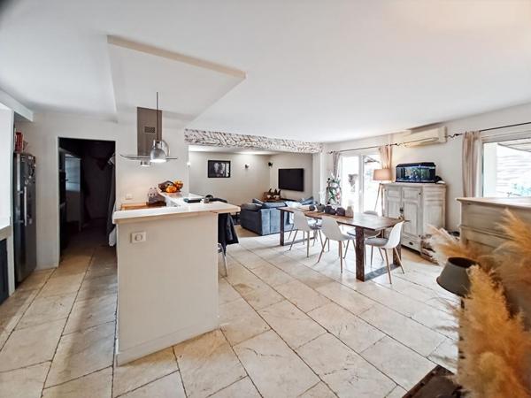 Maison 4 pièces dans domaine avec piscine Peymeinade centre