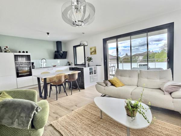 Divonne-les-Bains (01220) Appartement lumineux avec terrasse – Proche centre