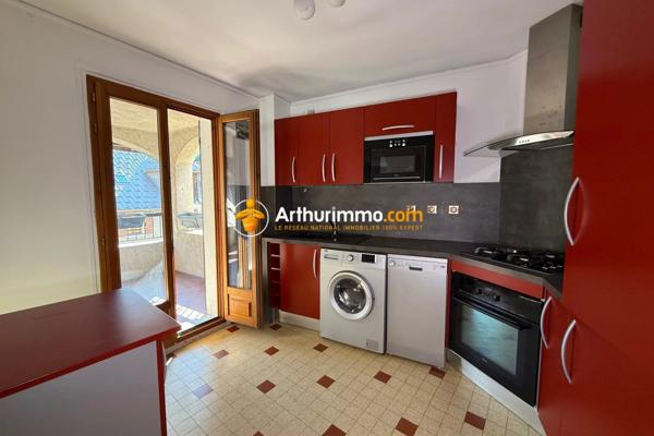 Vente                                                      Appartement
                        
                     3 pièces                      68 m2                     à Guillestre