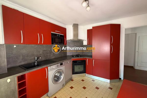 Vente                                                      Appartement
                        
                     3 pièces                      68 m2                     à Guillestre
