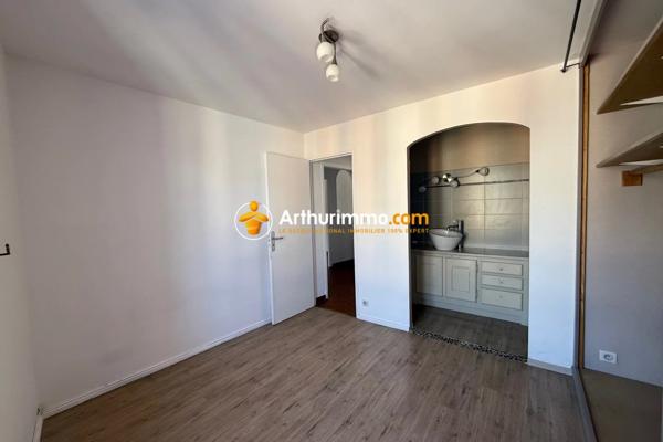 Vente                                                      Appartement
                        
                     3 pièces                      68 m2                     à Guillestre