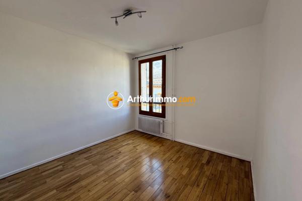 Vente                                                      Appartement
                        
                     3 pièces                      68 m2                     à Guillestre