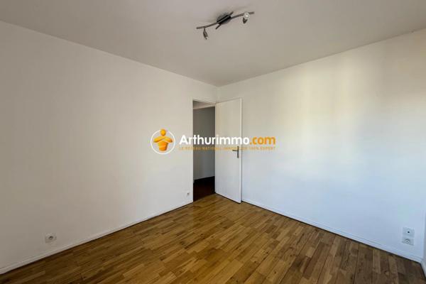 Vente                                                      Appartement
                        
                     3 pièces                      68 m2                     à Guillestre