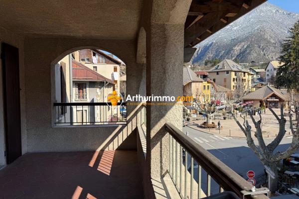 Vente                                                      Appartement
                        
                     3 pièces                      68 m2                     à Guillestre