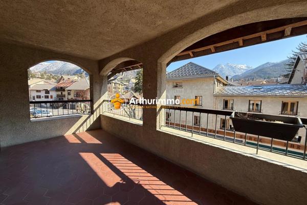 Vente                                                      Appartement
                        
                     3 pièces                      68 m2                     à Guillestre
