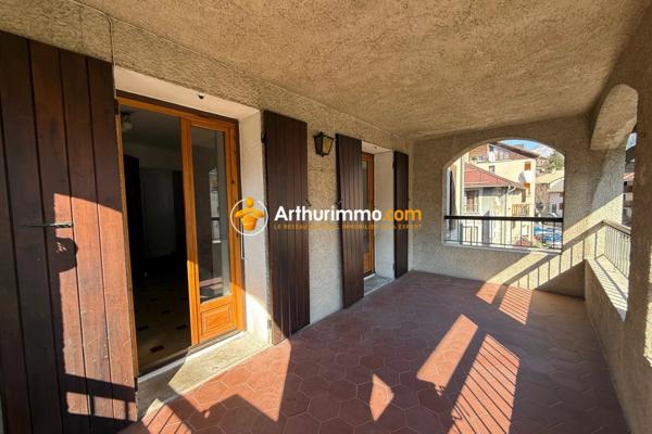 Vente                                                      Appartement
                        
                     3 pièces                      68 m2                     à Guillestre