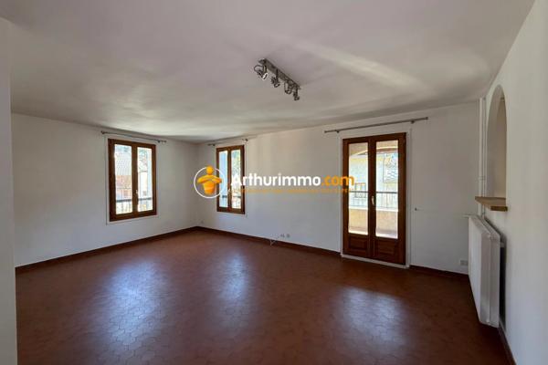 Vente                                                      Appartement
                        
                     3 pièces                      68 m2                     à Guillestre