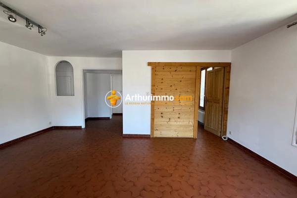 Vente                                                      Appartement
                        
                     3 pièces                      68 m2                     à Guillestre