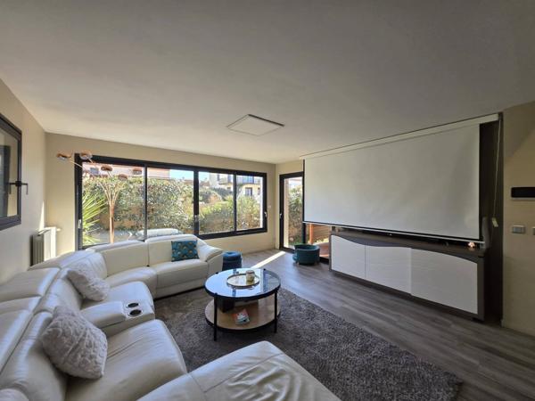 Superbe Mas avec multiples logements et piscine à Bompas