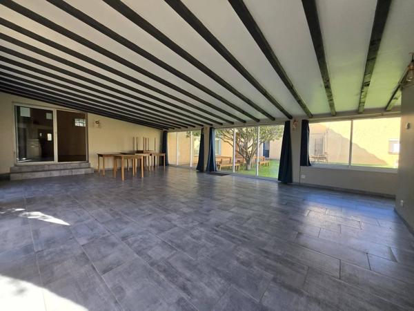 Superbe Mas avec multiples logements et piscine à Bompas